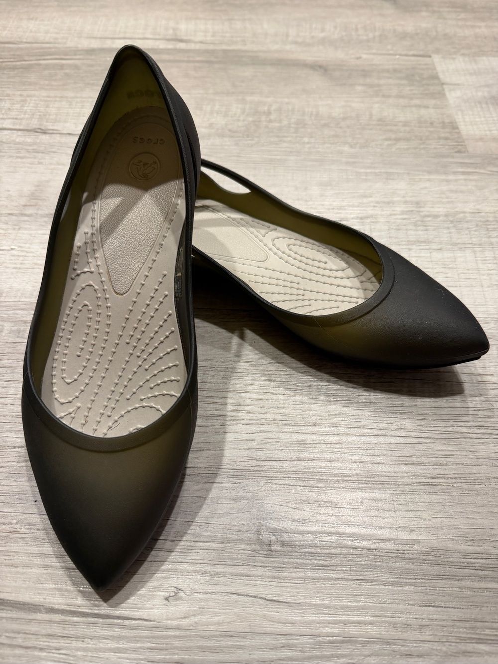 CROCS Women's Black Pointed Toe Ballet Flats